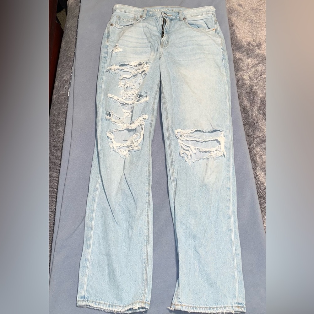 American Eagle light wash jeans, ripped